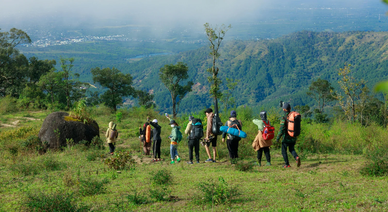 Trekking – Summit the Silence